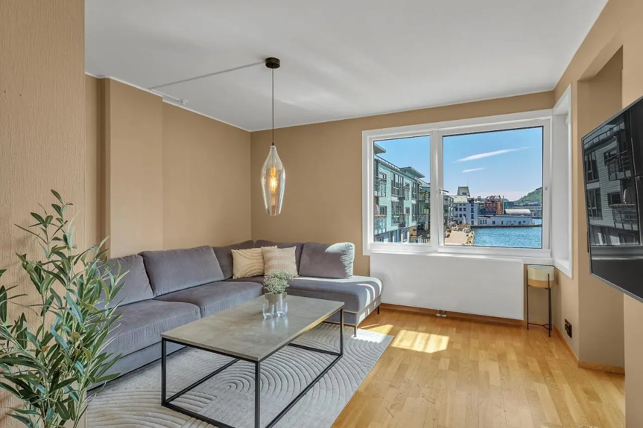 Sea-Kissed Elegance: Your Bergen City Retreat Apartment Norway