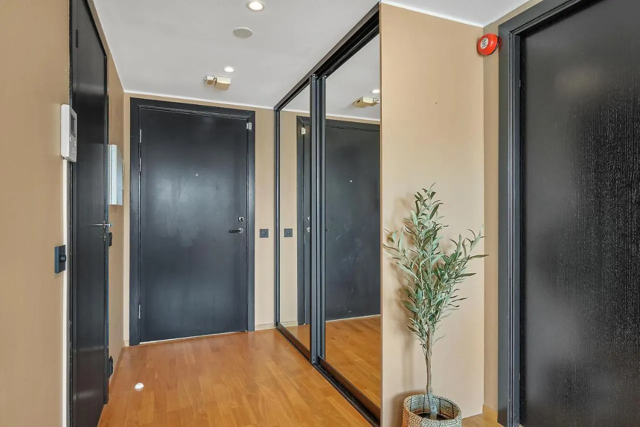 Sea-Kissed Elegance: Your Bergen City Retreat Apartment 0*,