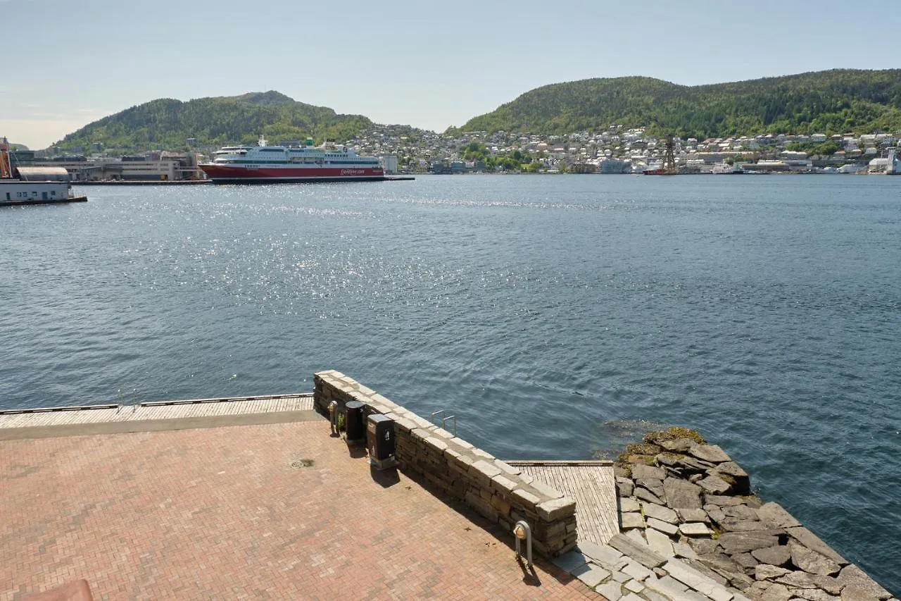 Sea-Kissed Elegance: Your Bergen City Retreat Apartment
